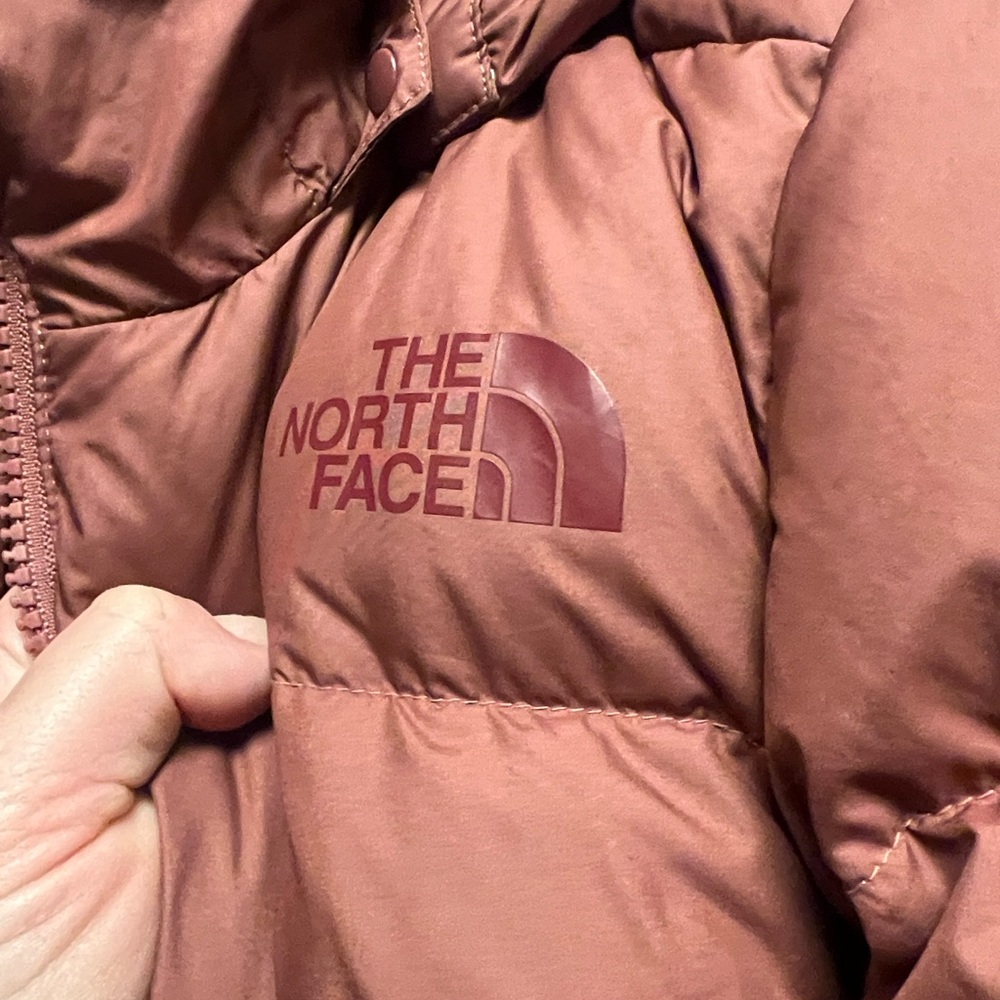 The North Face- Women's Metropolis Coat - Picture 8 of 13